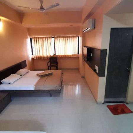 سولابور Sugandha Lodge المظهر الخارجي الصورة