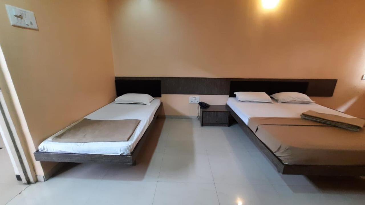 سولابور Sugandha Lodge المظهر الخارجي الصورة